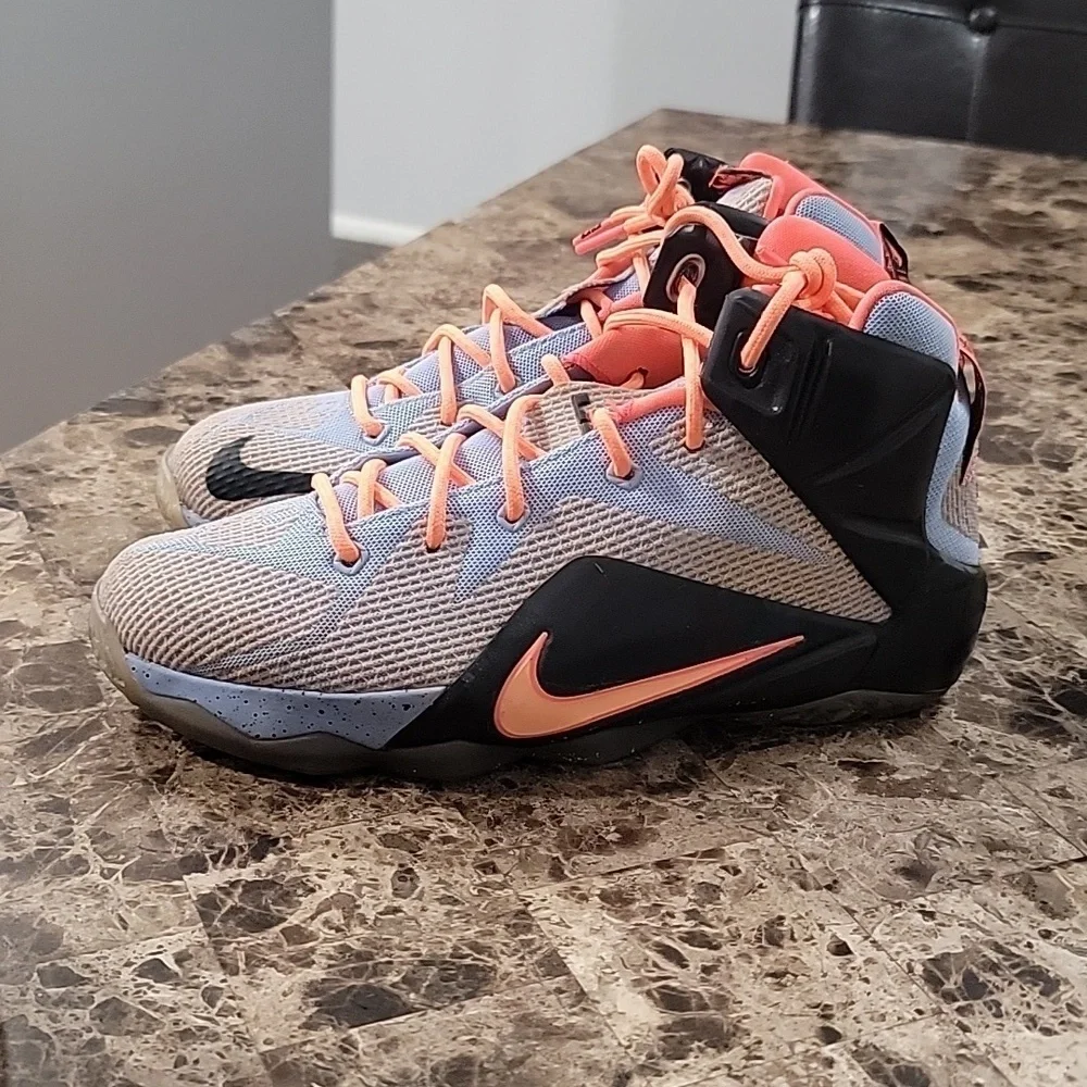 Nike Lebron James Easter Light Blue Sunset Glow Black Shoes youth Sz 6